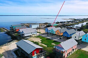 Oscar s Lodge by Avantstay Dock Pool Access