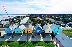 Oscar s Lodge by Avantstay Dock Pool Access