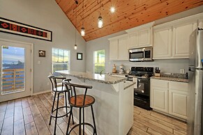 Oscar s Lodge by Avantstay Dock Pool Access