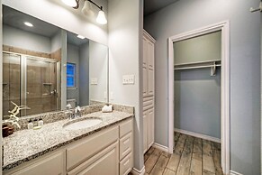 Oscar s Lodge by Avantstay Dock Pool Access