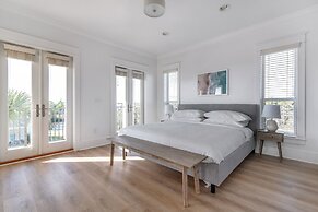 Golden Horizon by Avantstay Walk 2 Beach Pets Ok