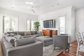 Golden Horizon by Avantstay Walk 2 Beach Pets Ok