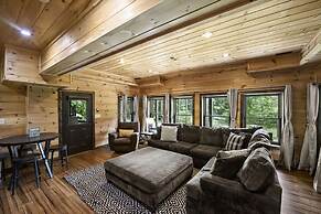 Bankhead Lodge by Avantstay Waterfront Log Cabin