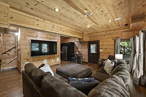 Bankhead Lodge by Avantstay Waterfront Log Cabin