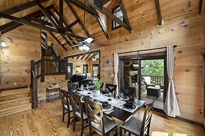 Bankhead Lodge by Avantstay Waterfront Log Cabin