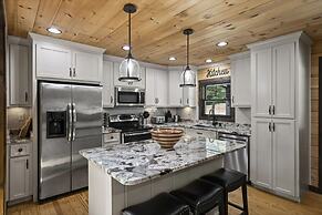 Bankhead Lodge by Avantstay Waterfront Log Cabin