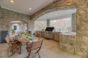 Bay Estate by Avantstay Waterfront Private Pond