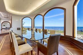 Bay Estate by Avantstay Waterfront Private Pond