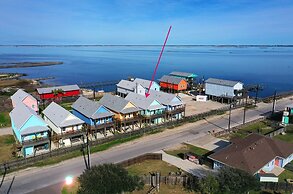 Fat Flounder by Avantstay Boat Dock Steps to Bay