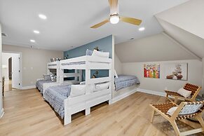 Bright Water Cove by Avantstay Saltwater Pool