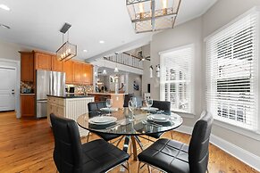 Making Waves by Avantstay Sleeps 20 Pool