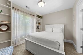 Making Waves by Avantstay Sleeps 20 Pool