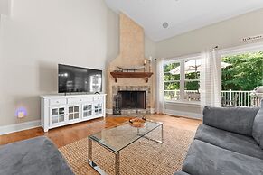 Making Waves by Avantstay Sleeps 20 Pool