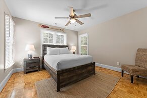 Making Waves by Avantstay Sleeps 20 Pool