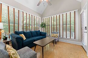 Making Waves by Avantstay Sleeps 20 Pool