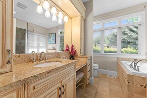 Making Waves by Avantstay Sleeps 20 Pool