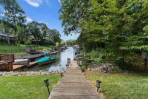 Making Waves by Avantstay Sleeps 20 Pool