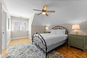 Making Waves by Avantstay Sleeps 20 Pool