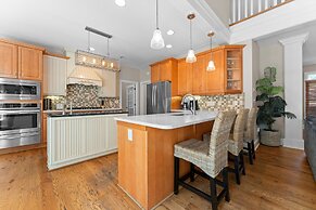 Making Waves by Avantstay Sleeps 20 Pool