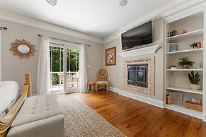 Making Waves by Avantstay Sleeps 20 Pool