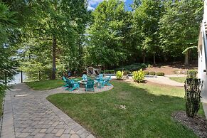 Making Waves by Avantstay Sleeps 20 Pool