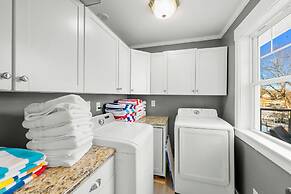 Dock Days by Avantstay Swimming Platform Dock