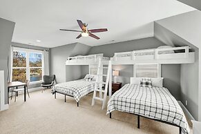 Dock Days by Avantstay Swimming Platform Dock