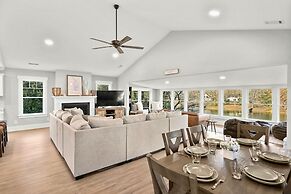 Dock Days by Avantstay Swimming Platform Dock