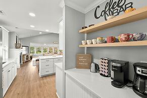 Dock Days by Avantstay Swimming Platform Dock