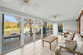 Dock Days by Avantstay Swimming Platform Dock