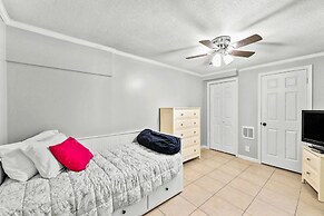 Dock Days by Avantstay Swimming Platform Dock