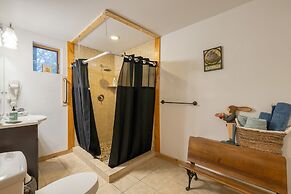 Starry Woods by Avantstay Retreat Near Asheville