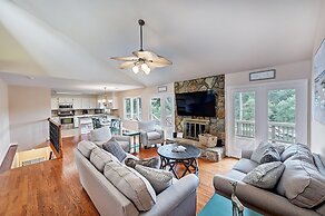 Shades of Summer by Avantstay Gazebo Dock View