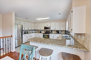 Shades of Summer by Avantstay Gazebo Dock View