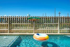 Laid Back Lime by Avantstay Near Beach w Pool Complimentary Pool Warme