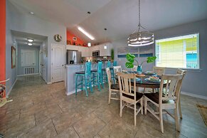 Laid Back Lime by Avantstay Near Beach w Pool Complimentary Pool Warme