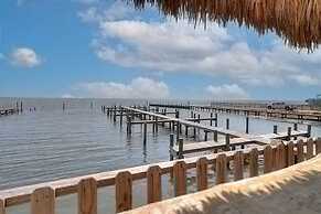 Orange Crush by Avantstay Waterfront View Dock