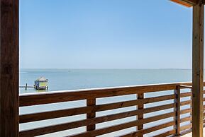 Orange Crush by Avantstay Waterfront View Dock