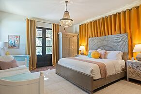 Villa del Gallo by Avantstay Luxury Group Retreat Pool Putting Green