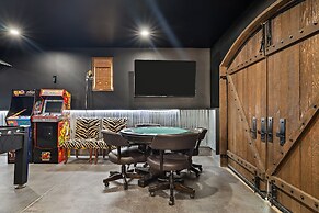 Villa del Gallo by Avantstay Luxury Group Retreat Pool Putting Green