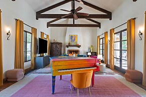 Villa del Gallo by Avantstay Luxury Group Retreat Pool Putting Green