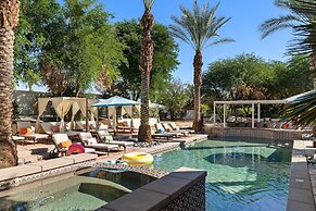 Villa del Gallo by Avantstay Luxury Group Retreat Pool Putting Green