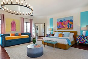 Villa del Gallo by Avantstay Luxury Group Retreat Pool Putting Green