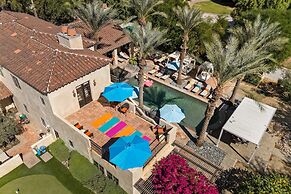Villa del Gallo by Avantstay Luxury Group Retreat Pool Putting Green