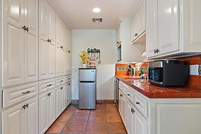 Villa del Gallo by Avantstay Luxury Group Retreat Pool Putting Green