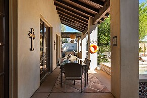 Villa del Gallo by Avantstay Luxury Group Retreat Pool Putting Green