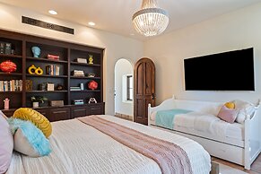 Villa del Gallo by Avantstay Luxury Group Retreat Pool Putting Green