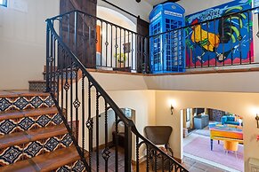 Villa del Gallo by Avantstay Luxury Group Retreat Pool Putting Green