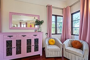 Villa del Gallo by Avantstay Luxury Group Retreat Pool Putting Green