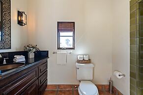 Villa del Gallo by Avantstay Luxury Group Retreat Pool Putting Green